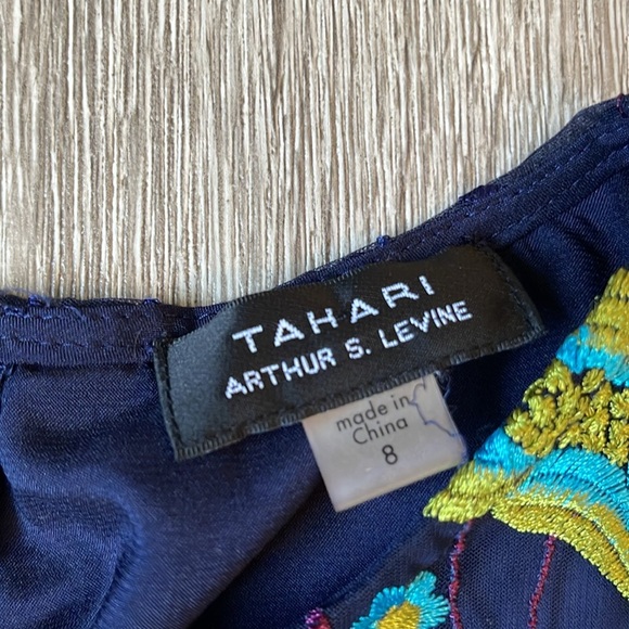 Tahari Floral Embroidered Navy blue Dress size 8 wedding shower guest - Picture 3 of 8